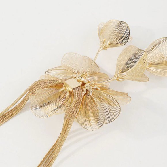 Golden Flowers Necklace - Picture 4 of 10